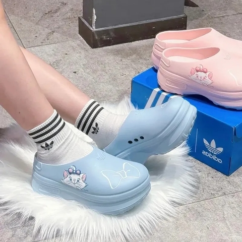1852 - Dép Adidas adiFOM Mule Disney’s Aristocats Blue JR4245 [HÀNG CHÍNH HÃNG]