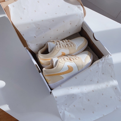 884 -  Giày Nike Air Jordan 1 Low W Team Gold DC0774 170 [HÀNG CHÍNH HÃNG]