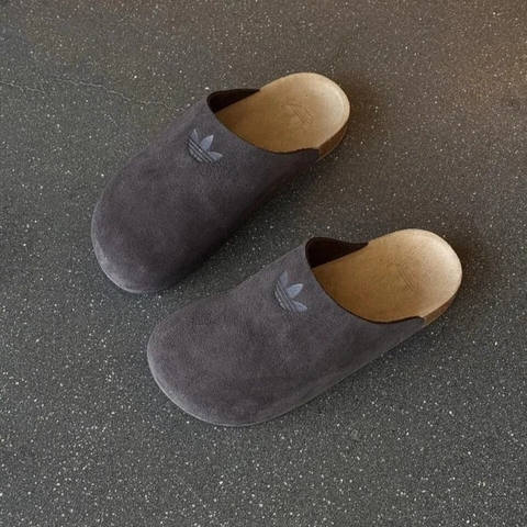 1874 - Dép Adidas Adimule Dark Brown Gum JS0705 Nâu [HÀNG CHÍNH HÃNG]