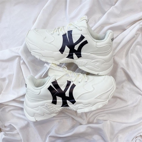 097 -  MLB Chunky Ny Trắng Kem - NY đen nghiêng - Code 32SHC1111-50B [HÀNG CHÍNH HÃNG]