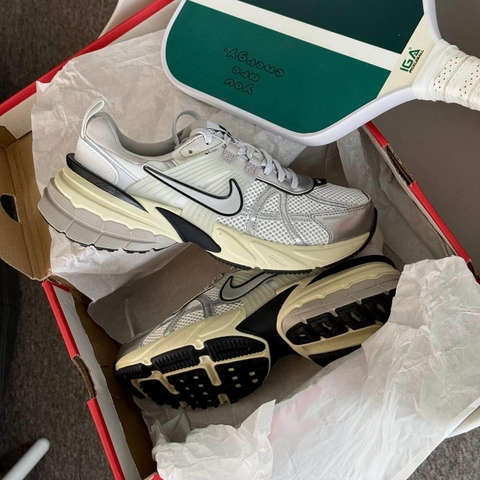 1819 - Giày Nike V2K Run Summit White Metallic Silver FD0736-100 [HÀNG CHÍNH HÃNG]