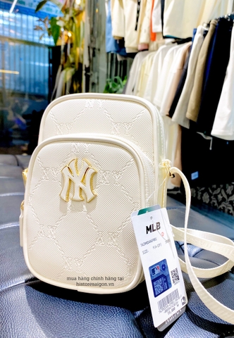 495 -  Túi MLB NY Monogram Mini - Trắng Kem - Code 7ACRMDD4N-50CRS [HÀNG CHÍNH HÃNG]