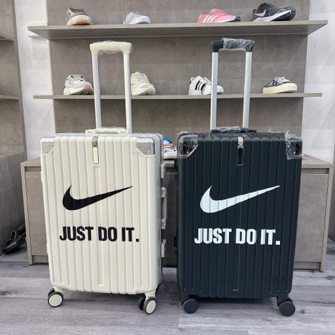 747 -  Vali Nike Just Do It - Size Ký Gửi 24 - Đen [HÀNG CHÍNH HÃNG]