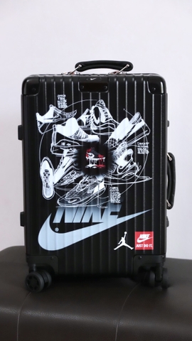 749 -  Vali Nike Sneakers Silhouette - Size Cabin 22 Xách Tay - Đen [HÀNG CHÍNH HÃNG]