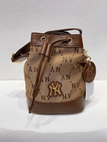 937 -  Túi MLB Monogram Bucket Bag New York Yankees - Be D.Beige - Code 7ACRMDE4-50BGS [HÀNG CHÍNH HÃNG]