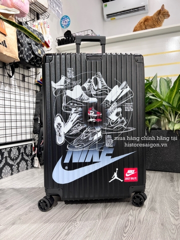 751 -  Vali Nike Sneakers Silhouette - Size Ký Gửi 26 - Đen [HÀNG CHÍNH HÃNG]