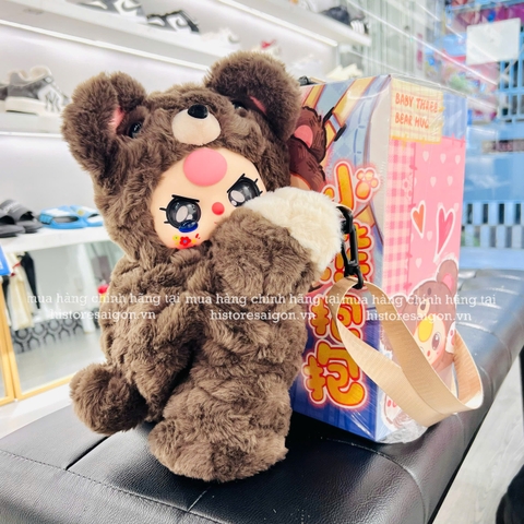 1268 - Balo Baby three BB3 Balo Gấu BB3 (Mắt Ngẫu Nhiên) - Baby Three Little Bear Hugs Plush School Bag Art Toy [CHÍNH HÃNG]