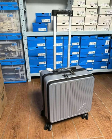 1325 - Vali Adidas Embossed Logo - Size Xách Tay Cabin - Form Mới - Xám Chì [CHÍNH HÃNG]