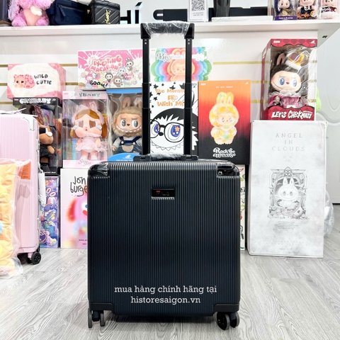 1845 - Vali Fila Vuông Embossed Stripes Đen - Mẫu Mới [HÀNG CHÍNH HÃNG]