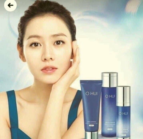 Set ohui trị mụn tặng chấm mụn ohui xanh 119kw ( 8ae)