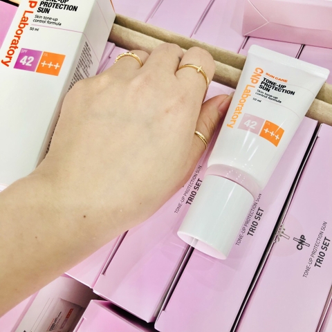 Kem chống nắng nâng tone CNP laboratory SPF42+/ PA+++ 50ml (66ea)