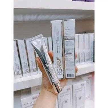 Kem Dưỡng Ban Ngày Nâng Tông, Phục Hồi Và Chống Nắng Đa Năng Dermaxilic B5 Tone-Up Cream