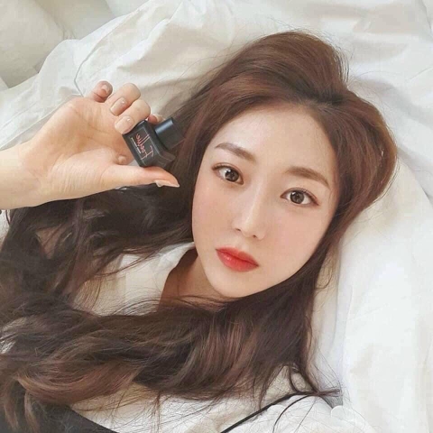 B01-(HĐ) Nước hoa vùng kín FOELLIE màu đen (100ae)