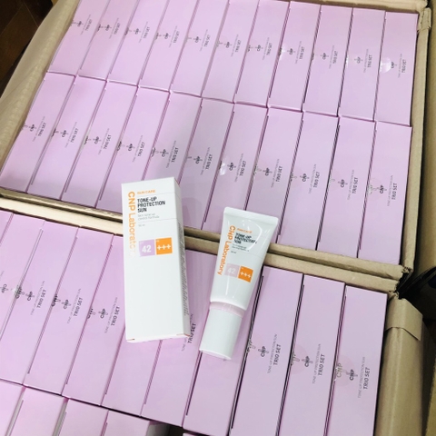 Kem chống nắng nâng tone CNP laboratory SPF42+/ PA+++ 50ml (66ea)