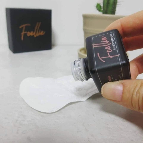 B01-(HĐ) Nước hoa vùng kín FOELLIE màu đen (100ae)