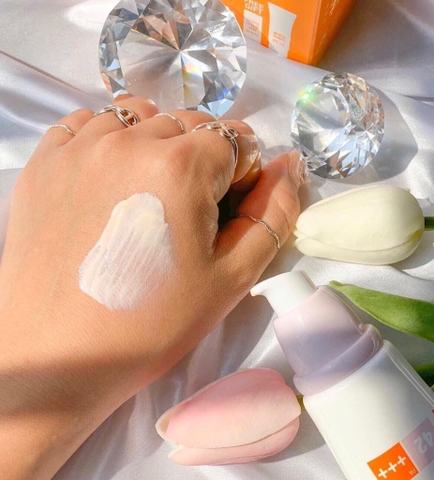 Kem chống nắng nâng tone CNP laboratory SPF42+/ PA+++ 50ml (66ea)