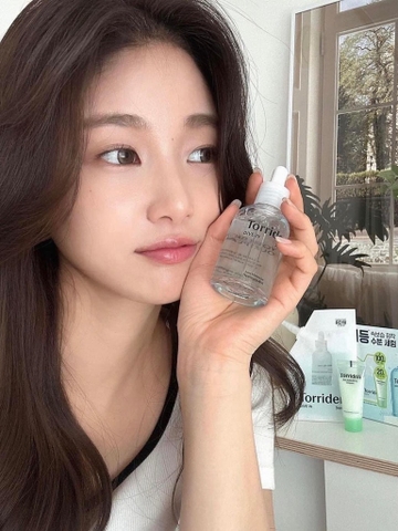 Tinh chất cấp nước siêu căng bóng Torriden 50ml (96ea)