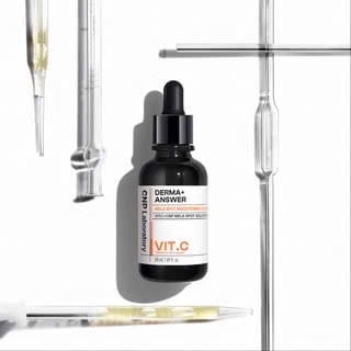 Tinh chất vitamin C mờ thâm dưỡng trắng CNP 50ml