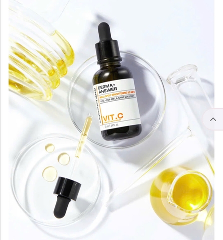 Tinh chất vitamin C mờ thâm dưỡng trắng CNP 50ml
