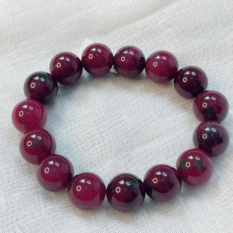 Trang Sức Ruby Nhiều Màu Đẹp Sang