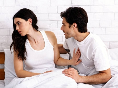 Vợ Giảm Ham Muốn Chuyện Chăn Gối: Có Phải Do Rối Loạn Nội Tiết Tố?