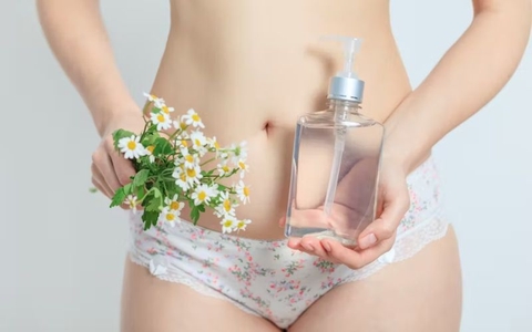 Nước Hoa Vùng Kín Có Tốt Không? Có An Toàn Khi Sử Dụng Không? Lời Khuyên Từ Chuyên Gia