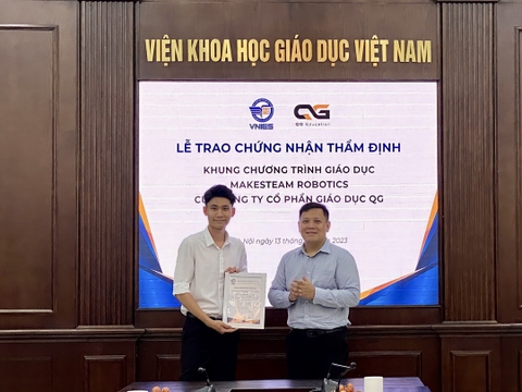 Viện Khoa Học Giáo Dục Việt Nam trao chứng nhận thẩm định Khung chương trình Giáo dục STEAM Robotics của QG Education