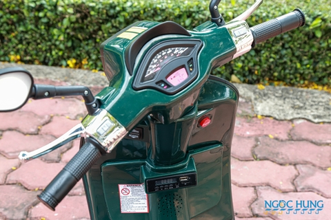 Xe mô tô Vespa Sprint TR 2105 bản quyền cho bé