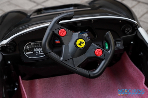 Xe ô tô điện cho bé Ferrari police F8