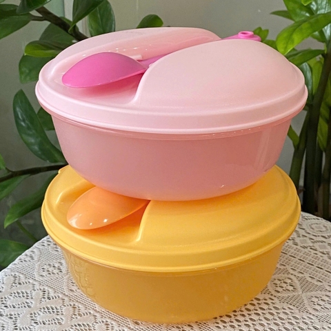 Tuptrung - Hộp Bowl tròn 600ml có muỗng cài trên nắp