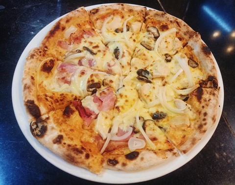 Pizza Rock Well( Pizza Thịt Xông Khói)