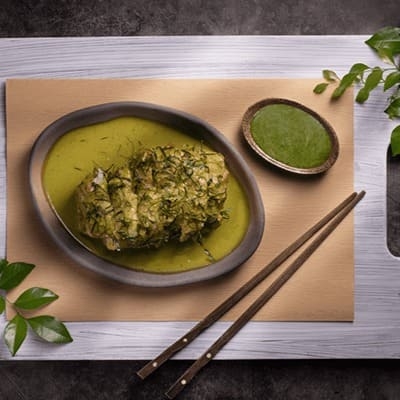 Ức gà đút lò phủ lá chanh