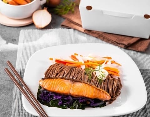 Mì soba cá hồi