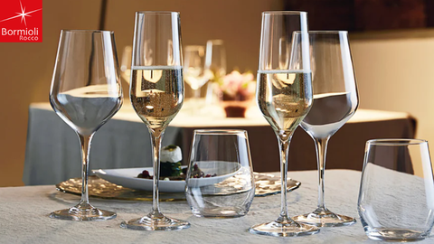 Các đơn giản để làm cho ly thuỷ tinh bị ố mờ trở nên sáng bóng