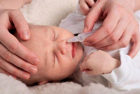Nguyên Nhân, Triệu Chứng, Cách Chăm Sóc Trẻ Sơ Sinh Bị Cảm Lạnh