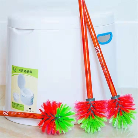 Bàn chải vệ sinh toilet cán gỗ lông mềm tiện dụng - BEB005