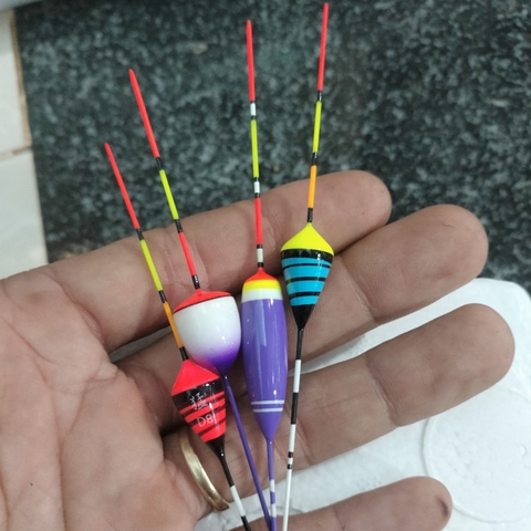 Phao Ngắn Câu Rô Diếc, Dài 10cm, Nhiều Màu Sắc ( Giao Ngẫu Nhiên)