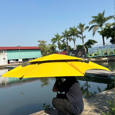 Dù Vàng Fun Fishing dù câu cá 2 tầng 2m4 Khung Hợp Kim Cao Cấp, Có Chân Neo Gió