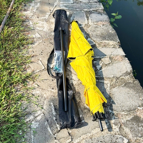 Dù Vàng Fun Fishing dù câu cá 2 tầng 2m4 Khung Hợp Kim Cao Cấp, Có Chân Neo Gió