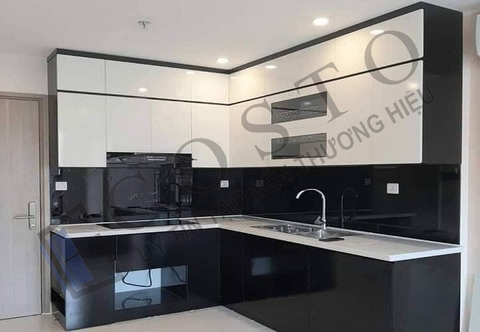 Kính Ốp Bếp Màu Đen