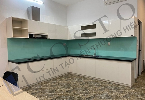 Kính ốp bếp xanh ngọc