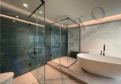 Phòng Tắm Kính 90 Độ