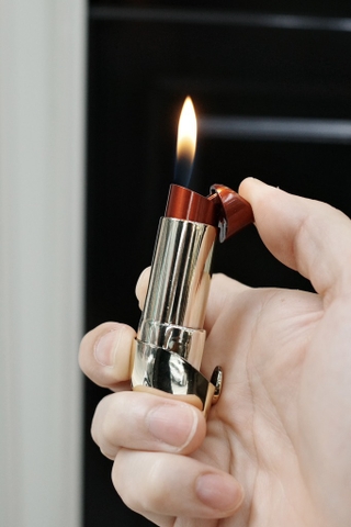 Bật Lửa Độc Lạ Son Đính Đá - Bạc