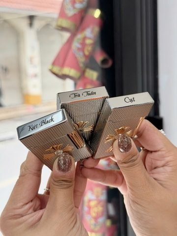 Khắc Custom Tên