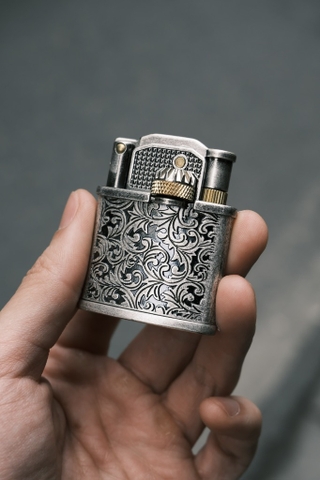 Bật Lửa Hoa văn - Bạc Cổ- Bánh xe tròn