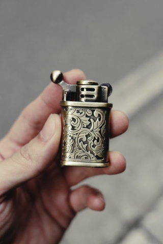 Bật Lửa Mini hoa văn - Đồng