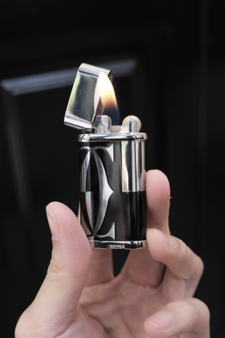 Bật lửa dáng Lùn - Đen Viền Bạc- Phiên bản Họa Tiết Cartier