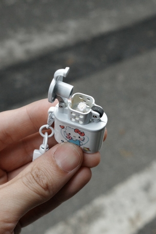 Bật Lửa Mini - Hello Kitty Trắng- kèm Móc Treo