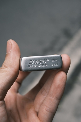 Zorro - Ngựa Hoa Mạ Vàng - Phiên Bản Bạc Satin