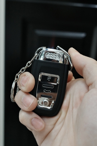 Bật Lửa Độc Lạ - Chìa Khóa Oto Audi
